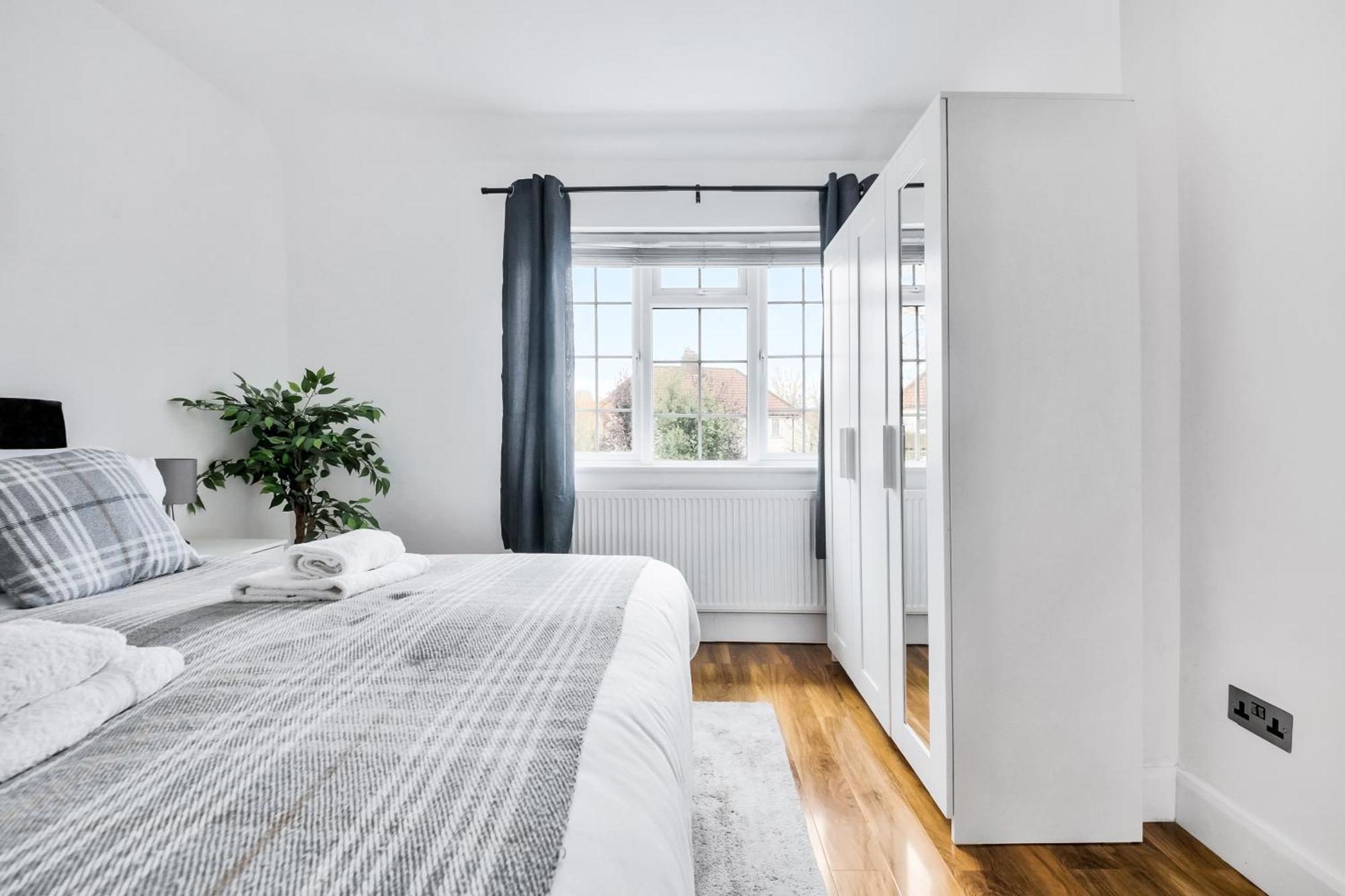Apartment Smart Modern, Split Level Flat, Free Parking London
